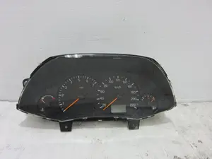 Foto de CUADRO INSTRUMENTOS FORD FOCUS BERLINA (CAK) 1.8 TDDI Turbodiesel CAT (90 CV / 66 KW) referencia 98AP10841BC