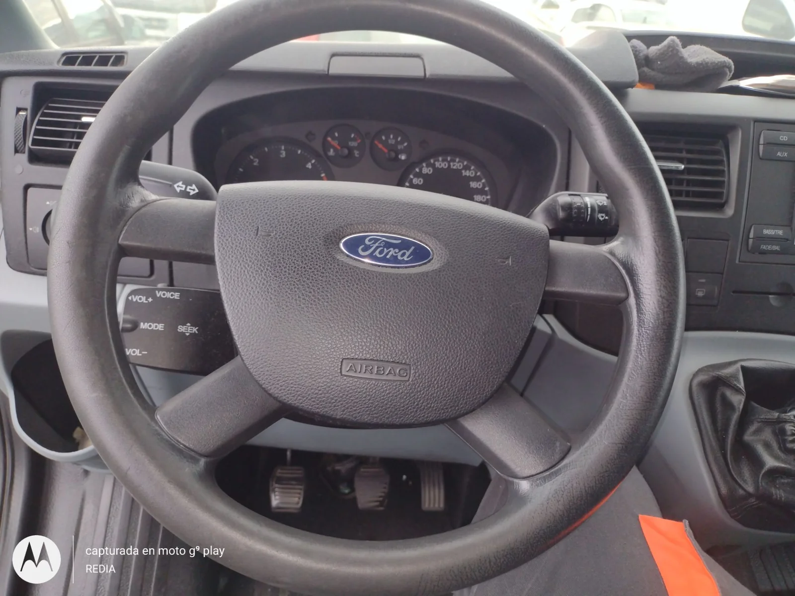 Foto de VOLANTE FORD TRANSIT COMBI (TT9) 2.4 TDCi CAT (116 CV / 85 KW) referencia 1372293