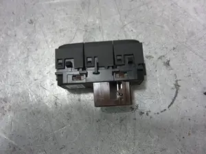 Foto de INTERRUPTOR OPEL CROSSLAND X 1.2 (110 CV / 81 KW) referencia YP00031677 foto 3
