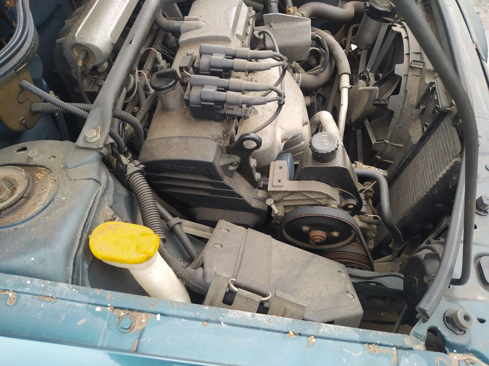 Foto de DEPOSITO LIMPIA RENAULT MEGANE I CLASSIC (LA0) 2.0 CAT (114 CV / 84 KW) referencia 7700835518