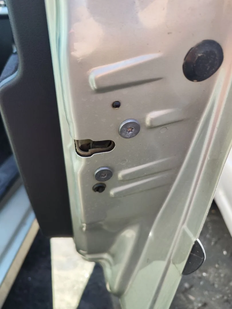 Foto de CERRADURA PUERTA DELANTERA DERECHA PEUGEOT 207 1.4 (73 CV / 54 KW) referencia 9136W6