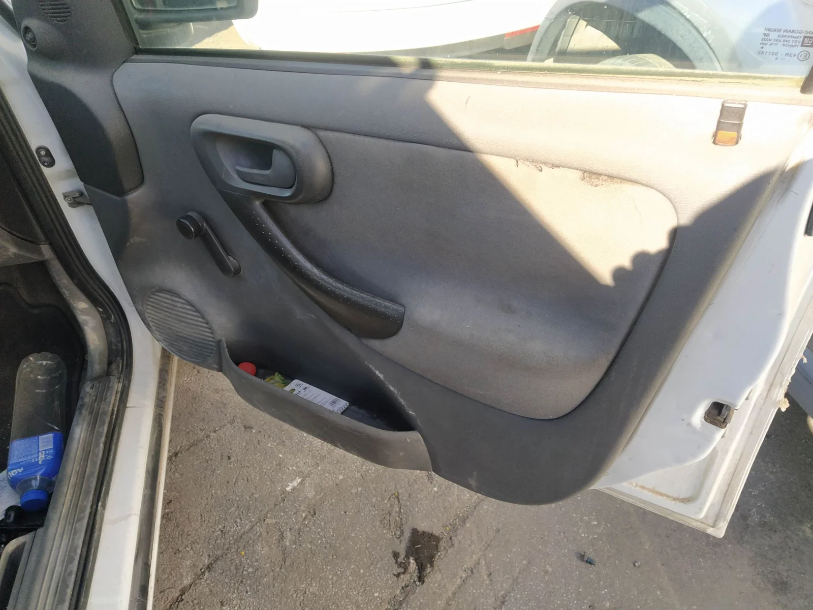 Foto de CERRADURA PUERTA DELANTERA DERECHA OPEL COMBO (CORSA C) 1.3 16V CDTI CAT (Z 13 DT / LN9) (69 CV / 51 KW)