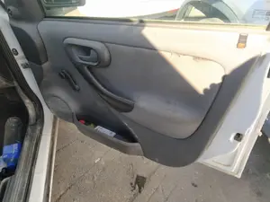 Foto de CERRADURA PUERTA DELANTERA DERECHA OPEL COMBO (CORSA C) 1.3 16V CDTI CAT (Z 13 DT / LN9) (69 CV / 51 KW)