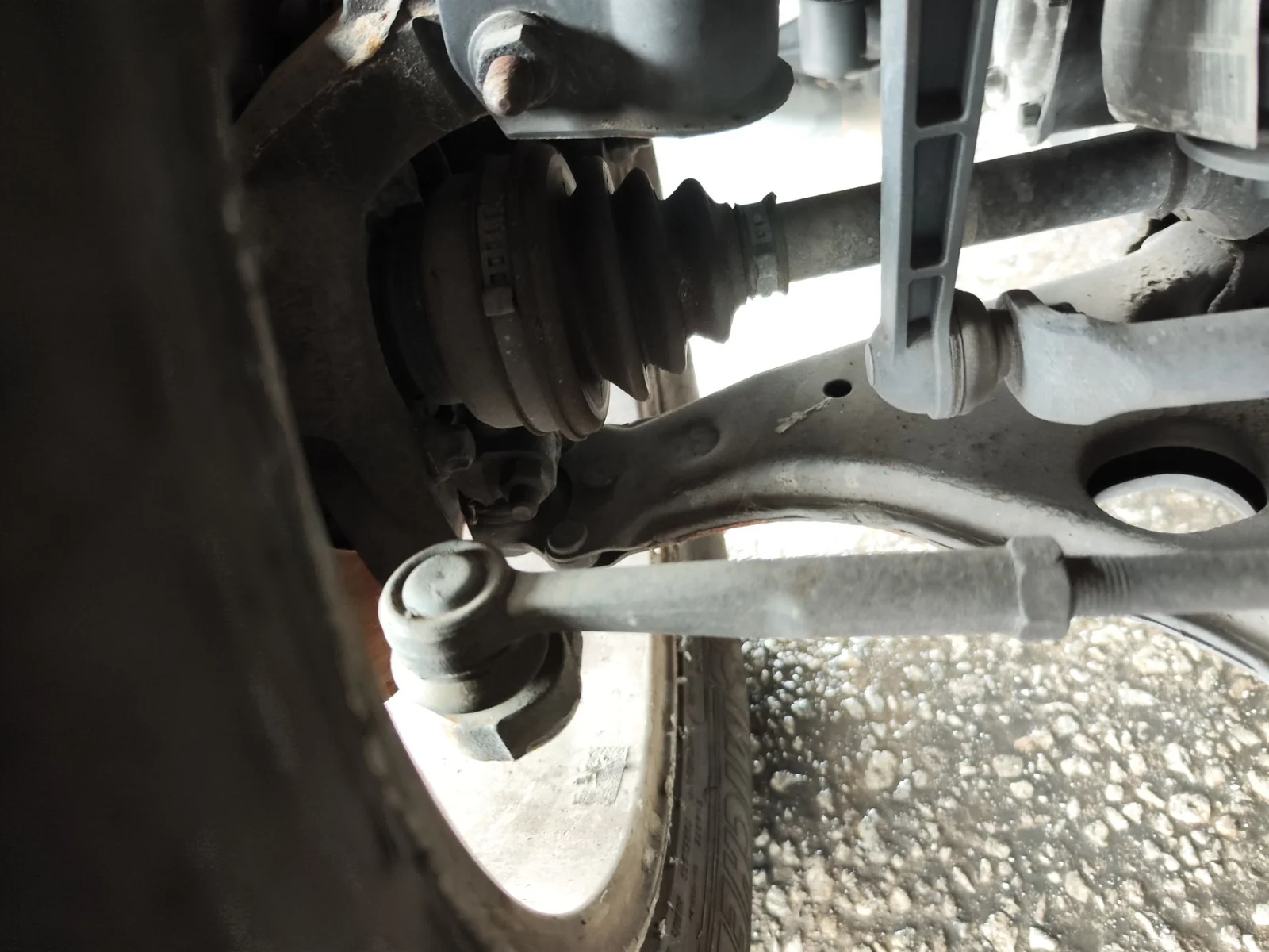 Foto de BRAZO SUSPENSION DELANTERO IZQUIERDO OPEL ZAFIRA A 2.0 DTI (101 CV / 74 KW)