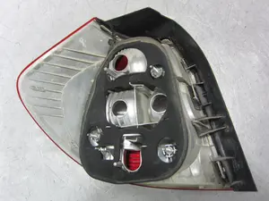 Foto de PILOTO TRASERO DERECHO BMW SERIE 1 BERLINA (E81/E87) 1.6 16V CAT (116 CV / 85 KW) referencia 692450208 foto 4