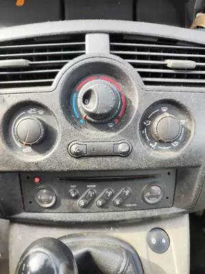 Foto de MANDO CALEFACCION / AIRE ACONDICIONADO RENAULT SCENIC II (JM) 1.9 dCi Diesel (120 CV / 88 KW)