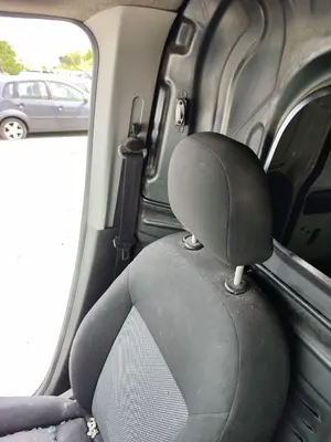 Foto de CINTURON SEGURIDAD DELANTERO DERECHO FIAT II DOBLÒ (263) CARGO 1.6 JTDM 16V CAT (105 CV / 77 KW)