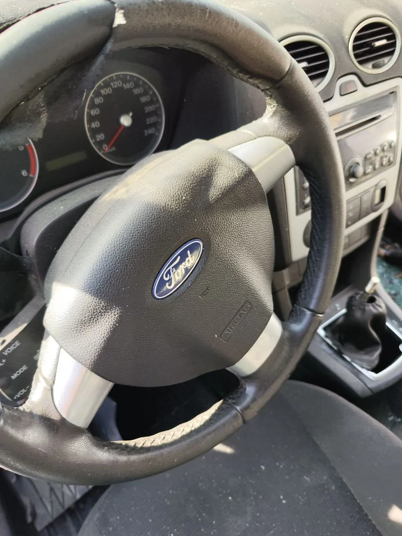Foto de AIRBAG DELANTERO IZQUIERDO FORD FOCUS BERLINA (CAP) 1.8 TDCi Turbodiesel CAT (116 CV / 85 KW)