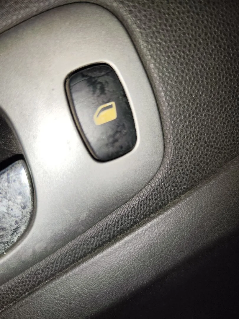 Foto de MANDO ELEVALUNAS TRASERO IZQUIERDO PEUGEOT 307 (S1)(04.2001) 1.6 16V CAT (109 CV / 80 KW)