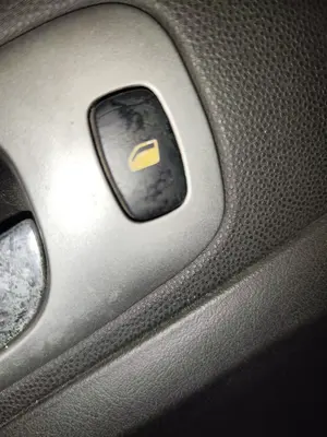 Foto de MANDO ELEVALUNAS TRASERO IZQUIERDO PEUGEOT 307 (S1)(04.2001) 1.6 16V CAT (109 CV / 80 KW)