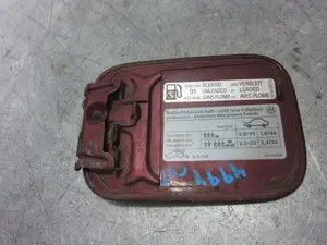 Foto de TAPA EXTERIOR COMBUSTIBLE VOLKSWAGEN GOLF III (1H1)(11.1991) 1.8 (75 CV / 55 KW) referencia 037010057Q foto 3
