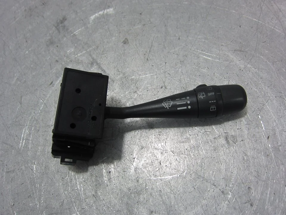 Foto de MANDO LIMPIA NISSAN SERENA (C23M) 2.3 Diesel (75 CV / 55 KW) referencia 136798A