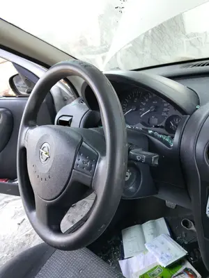 Foto de VOLANTE OPEL CORSA C 1.2 16V CAT (Z 12 XE / LW4) (75 CV / 55 KW)