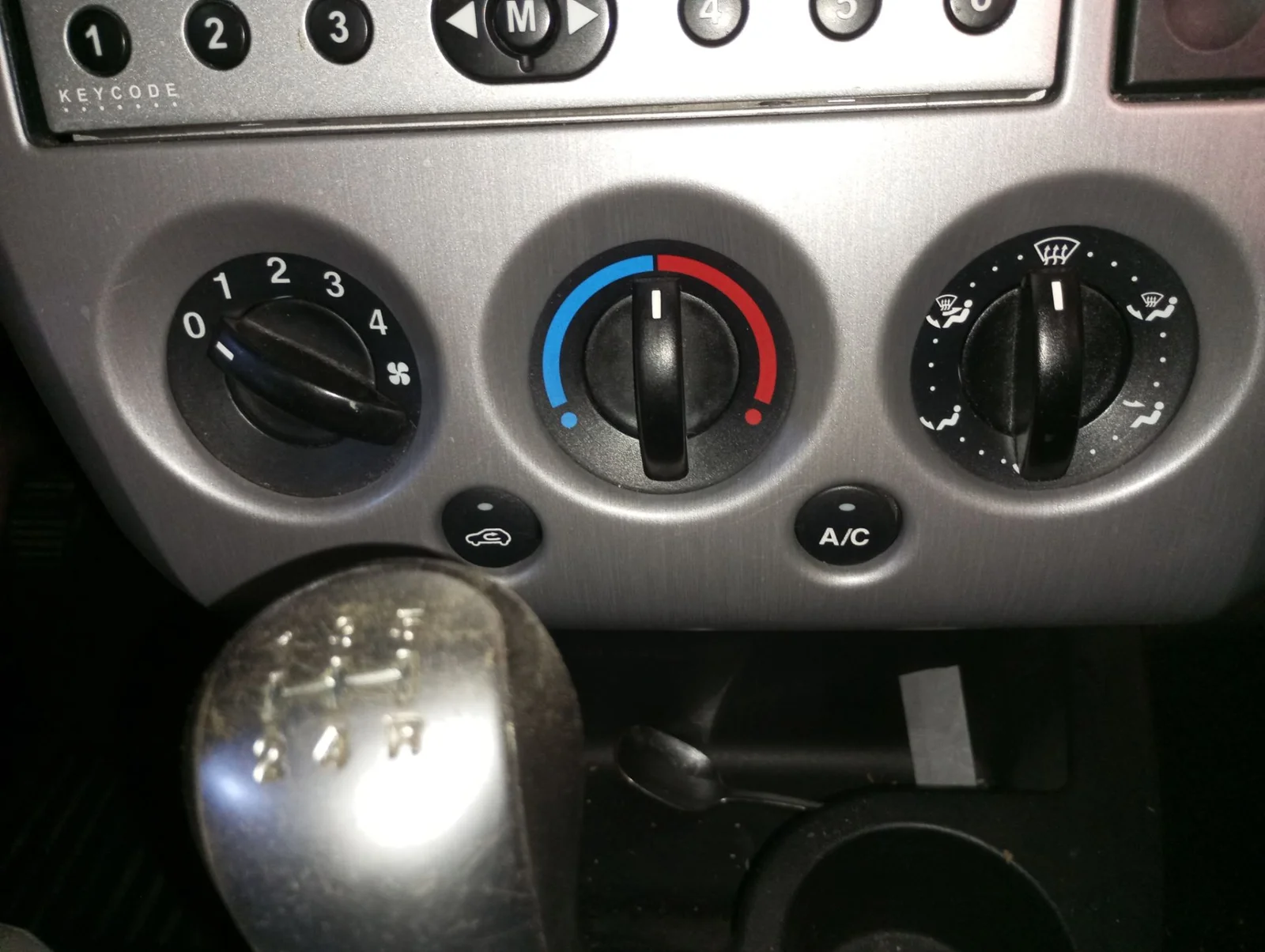 Foto de MANDO CALEFACCION / AIRE ACONDICIONADO FORD FIESTA (CBK) 1.25 16V CAT (69 CV / 51 KW) referencia 1426732