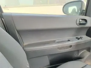 Foto de MANETA INTERIOR DELANTERA IZQUIERDA MITSUBISHI COLT CZ3 BERL. 5 (Z30A) 1.1 CAT (75 CV / 55 KW)