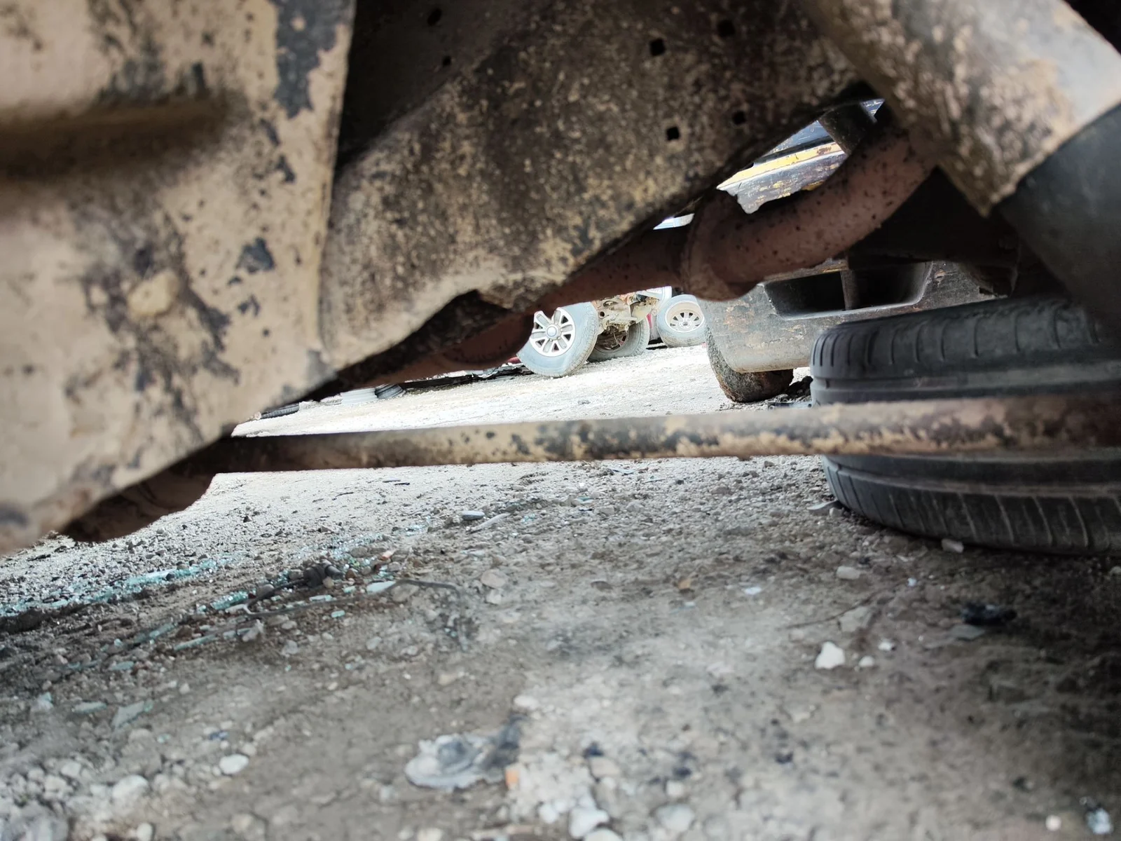 Foto de BRAZO SUSPENSION TRASERO IZQUIERDO LAND ROVER DISCOVERY (LT) 4.0 V8 CAT (185 CV / 136 KW) referencia FK725B531AE