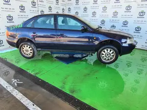 AUDI A4 AVANT (B5) foto 4
