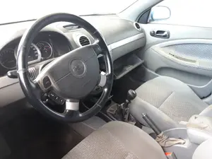 CHEVROLET NUBIRA BERLINA foto 2