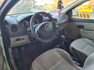 RENAULT CLIO III foto 6