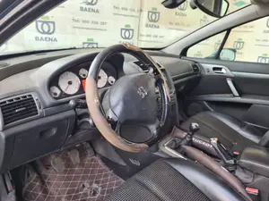 PEUGEOT 407 foto 4