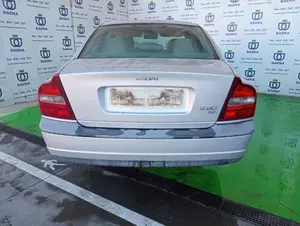 VOLVO S80 BERLINA foto 1
