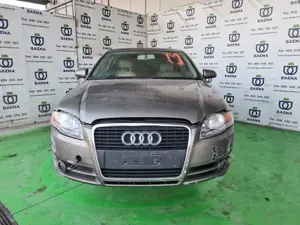 AUDI A4 AVANT (8E) foto 1
