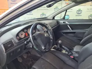 PEUGEOT 407 foto 4