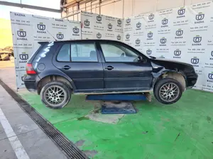 VOLKSWAGEN GOLF IV BERLINA (1J1)(10.1997) foto 3