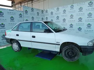 OPEL ASTRA F BERLINA foto 3