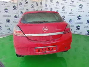 OPEL ASTRA H GTC foto 3