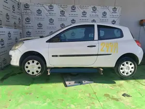 RENAULT CLIO III foto 4