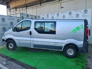 RENAULT TRAFIC II COMBI foto 4