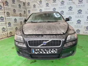 VOLVO S40 BERLINA foto 1
