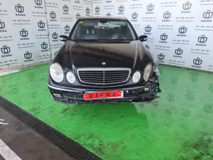 MERCEDES-BENZ CLASE E (BM 211) BERLINA foto 3