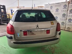 PEUGEOT 407 foto 2