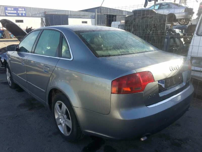 AUDI A4 BERLINA (8E)