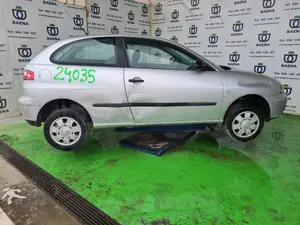 SEAT IBIZA (6L1) foto 5