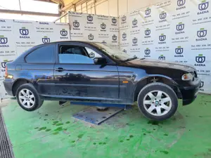 BMW SERIE 3 BERLINA (E46) foto 2