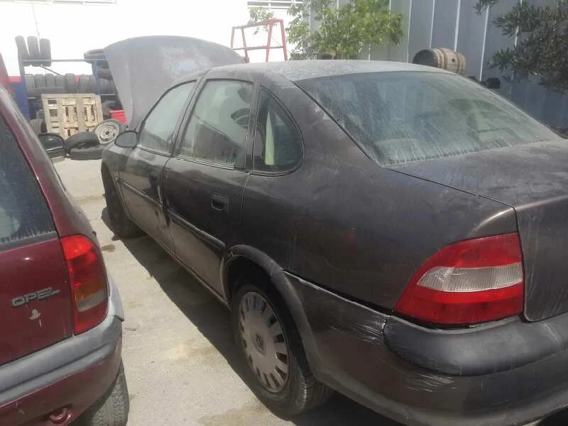 OPEL VECTRA B BERLINA
