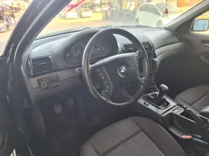 BMW SERIE 3 BERLINA (E46) foto 2