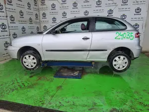 SEAT IBIZA (6L1) foto 3