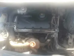 VOLKSWAGEN CADDY (2K)(02.2004) foto 2