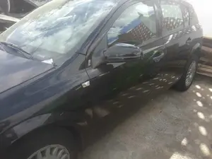 OPEL ASTRA H BERLINA foto 1