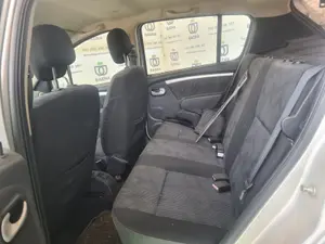 DACIA SANDERO foto 2