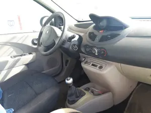 RENAULT TWINGO II foto 3