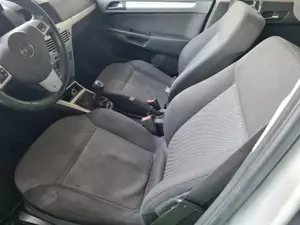 OPEL ASTRA H BERLINA foto 5