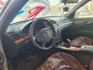 MERCEDES-BENZ CLASE E (BM 211) BERLINA foto 4