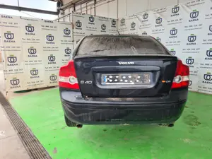 VOLVO S40 BERLINA foto 4