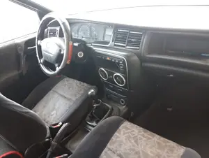 OPEL VECTRA B BERLINA foto 2