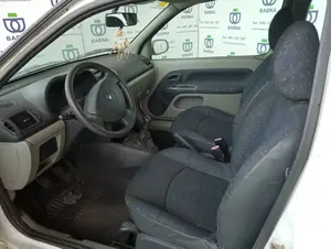 RENAULT CLIO II FASE II (B/CB0) foto 4